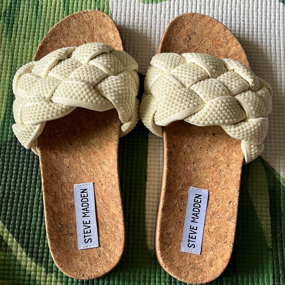 Steve Madden NWOT Woven Pearl Sandals